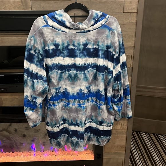 EUC! Cowl neck top - Picture 5 of 6